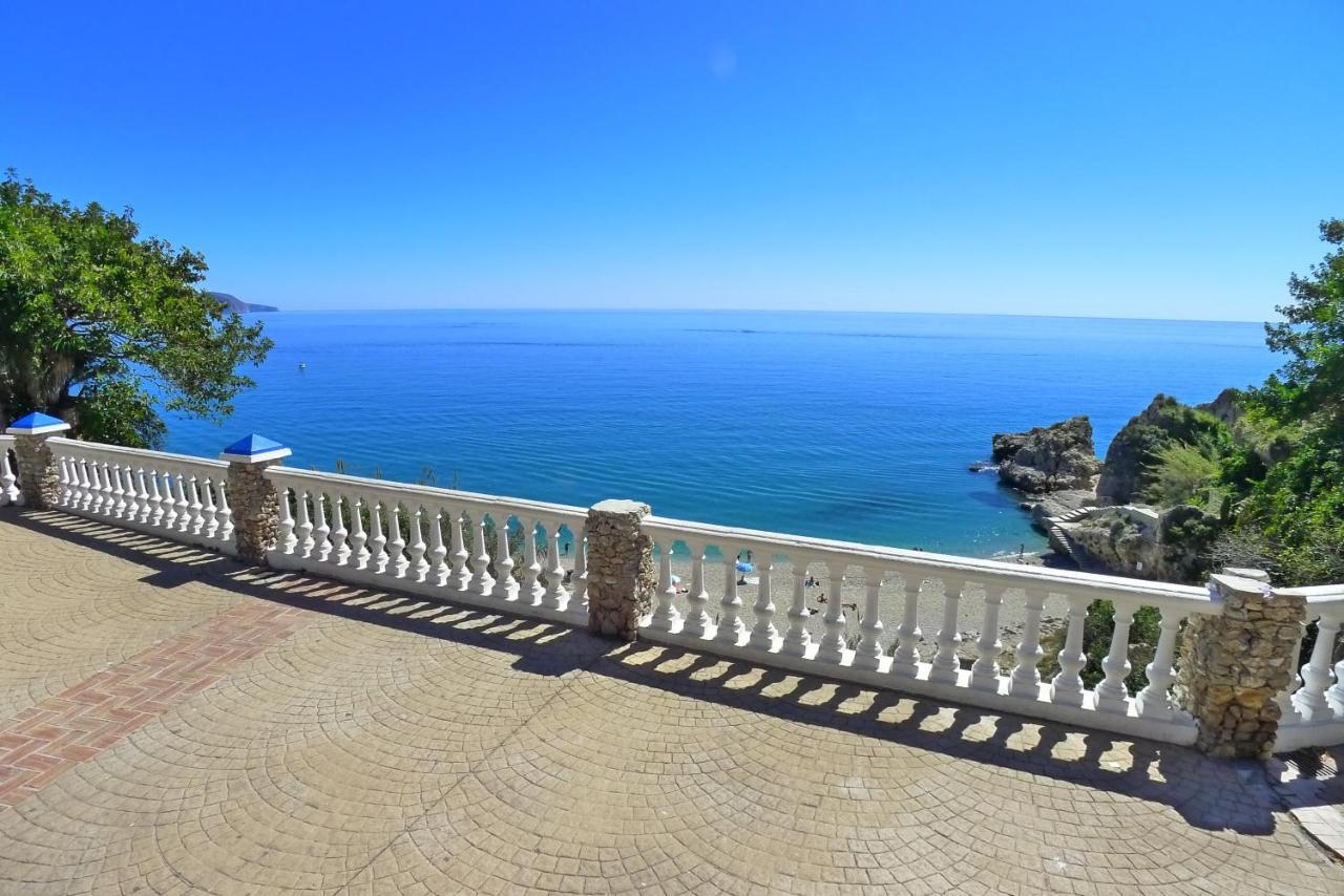 R838 Capistrano Playa 213 Apartment Нерха Екстериор снимка